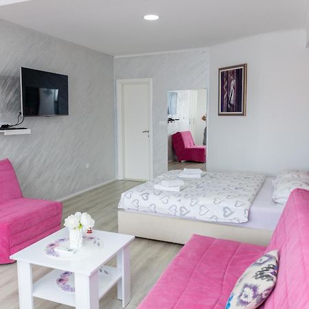 טרביניה Apartmani Hm מראה חיצוני תמונה