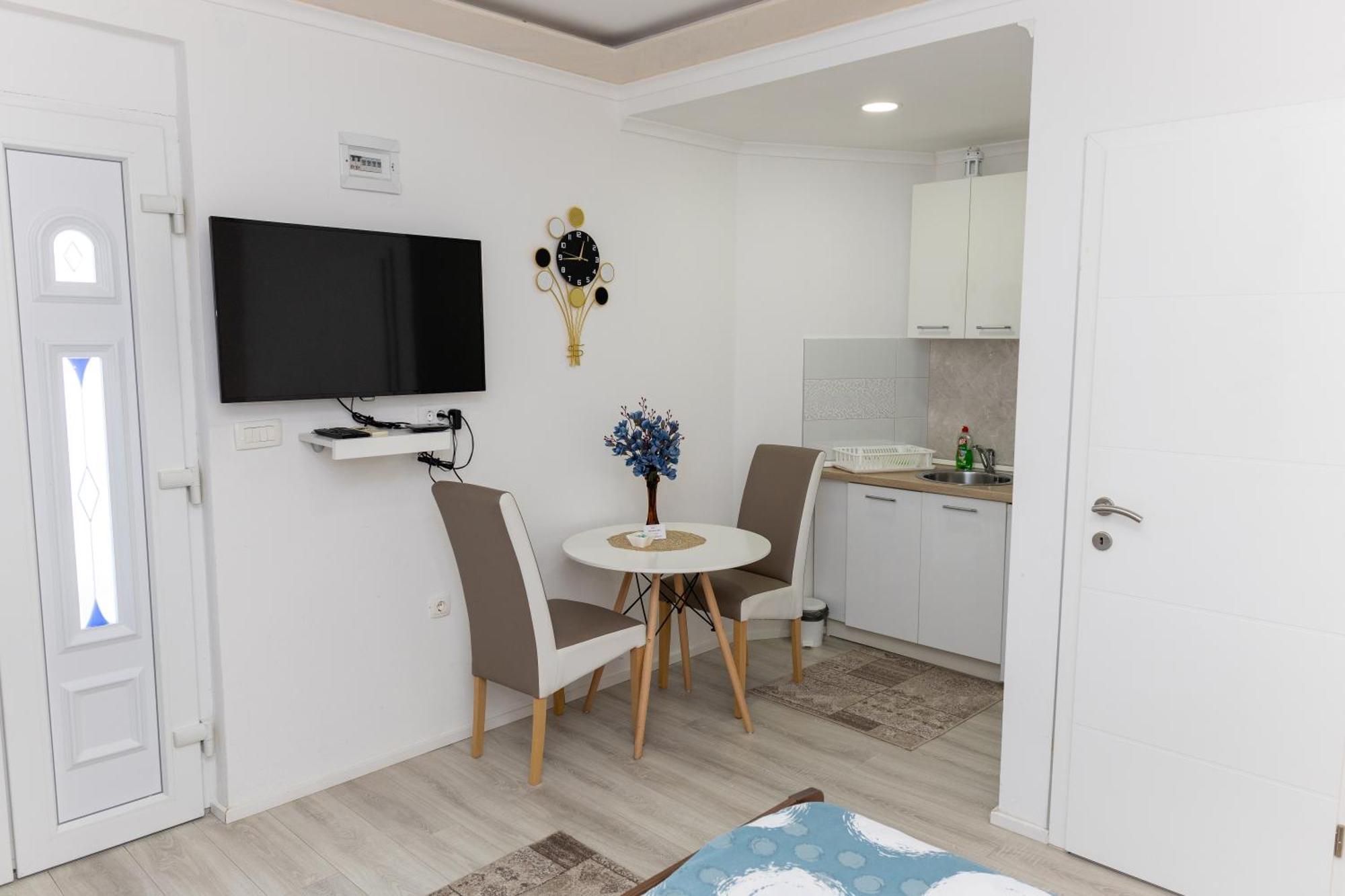 טרביניה Apartmani Hm מראה חיצוני תמונה